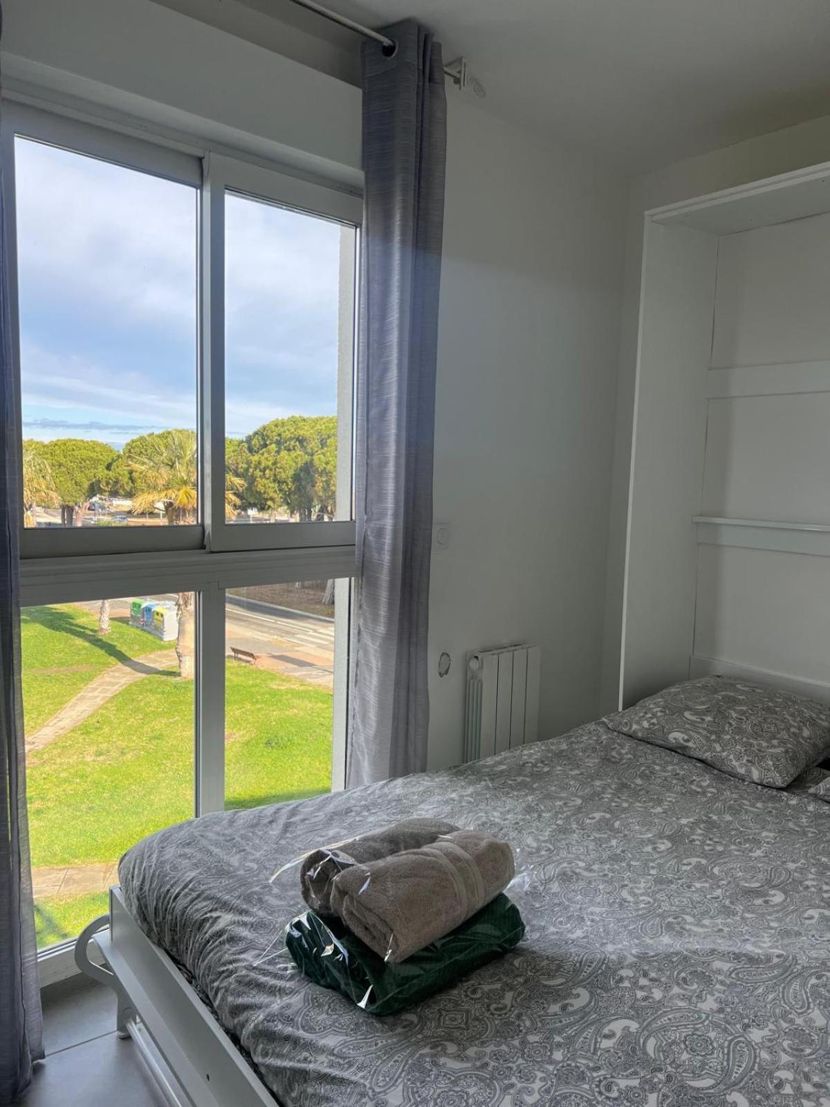 Les Pieds Dans Le Sable Appartement Vue Mer 1 Chambre 1 Cabine Le Grau-du-Roi Dış mekan fotoğraf